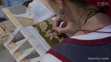 莫斯科历史节日时代和科伦纳女子刺绣传统图片